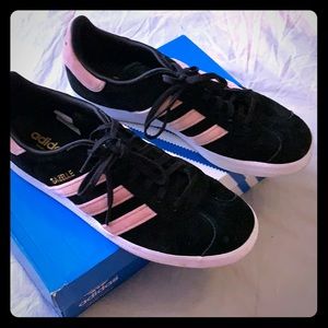 Adidas Gazelle sneakers